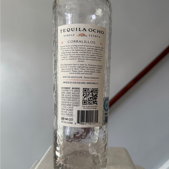 Tequila Ocho Reposado “Corralillos” EMPTY bottle with cap - Picture 4 of 4
